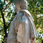 Goethe-Denkmal im Großen Tiergarten in Berlin von Fritz Schaper von 1880, Detailansicht der Standfigur Goethes