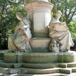 Goethe-Denkmal im Großen Tiergarten in Berlin von Fritz Schaper von 1880, Detailansicht des Sockels