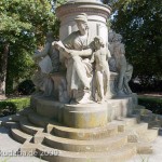Goethe-Denkmal im Großen Tiergarten in Berlin von Fritz Schaper von 1880, Detailansicht des Sockels
