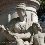 Goethe-Denkmal im Großen Tiergarten in Berlin von Fritz Schaper von 1880, Detailansicht des Sockels