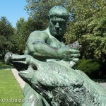 Denkmal "Herkules mit dem erymanthischen Eber" von Louis Tuaillon in Berlin-Tiergarten, Detailansicht