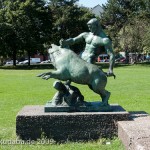 Denkmal "Herkules mit dem erymanthischen Eber" von Louis Tuaillon in Berlin-Tiergarten, Gesamtansicht