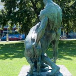 Denkmal "Herkules mit dem erymanthischen Eber" von Louis Tuaillon in Berlin-Tiergarten, Gesamtansicht