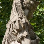 Denkmal Königin Luise auf der Luiseninsel im Großen Tiergarten in Berlin von Erdmann Encke, Kopie aus Zementguss, Zustand: Juli 2009. Dieses Bild von Andres Imhof ist lizenziert unter einer Creative Commons Namensnennung - Nicht-kommerziell - Keine Bearbeitung 3.0 Deutschland Lizenz.