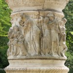 Denkmal Königin Luise auf der Luiseninsel im Großen Tiergarten in Berlin von Erdmann Encke, Kopie aus Zementguss, Zustand: Juli 2009. Dieses Bild von Andres Imhof ist lizenziert unter einer Creative Commons Namensnennung - Nicht-kommerziell - Keine Bearbeitung 3.0 Deutschland Lizenz.