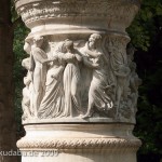 Denkmal Königin Luise auf der Luiseninsel im Großen Tiergarten in Berlin von Erdmann Encke, Kopie aus Zementguss, Zustand: Juli 2009. Dieses Bild von Andres Imhof ist lizenziert unter einer Creative Commons Namensnennung - Nicht-kommerziell - Keine Bearbeitung 3.0 Deutschland Lizenz.