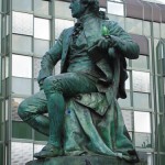 Lessing-Denkmal auf dem Gänsemarkt in Hamburg von Fritz Schaper, Gesamtansicht der Sitzfigur