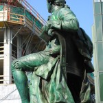 Lessing-Denkmal auf dem Gänsemarkt in Hamburg von Fritz Schaper, Gesamtansicht der Sitzfigur