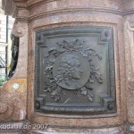 Lessing-Denkmal auf dem Gänsemarkt in Hamburg von Fritz Schaper, Detailansicht des Sockels