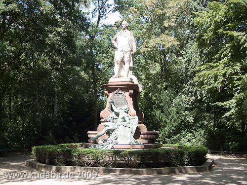Lessing-Denkmal im Großen Tiergarten in Berlin von Otto Lessing, Gesamtansicht