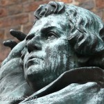 Luther-Denkmal in Hannover von Carl Dopmeyer, Detailansicht Luthers