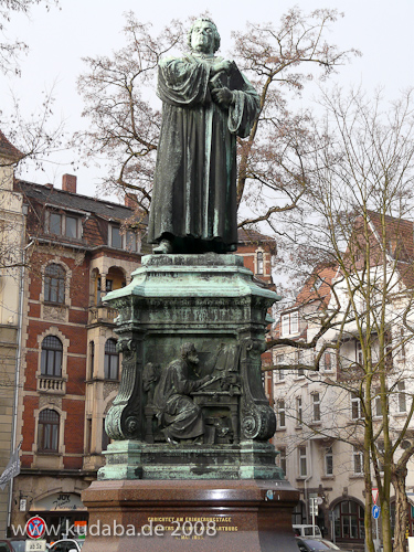 Luther-Denkmal in Eisenach von Adolf von Donndorf von 1894, Gesamtansicht