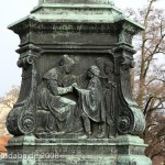 Luther-Denkmal in Eisenach von Adolf von Donndorf von 1894, Detailansicht vom Sockel