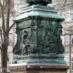 Luther-Denkmal in Eisenach von Adolf von Donndorf von 1894, Detailansicht vom Sockel