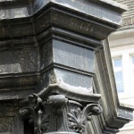 Das bronzene Luther-Denkmal in Eisleben, Standort ist auf dem Marktplatz, wurde 1882 von Rudolf Siemering geschaffen. Enthüllt wurde es 1883 anlässlich des 400. Geburtstags Luthers.