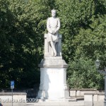 Moltke-Denkmal am Großen Stern im Großen Tiergarten in Berlin von Joseph Uphues von 1904, Ansicht aus der Ferne