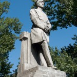 Moltke-Denkmal am Großen Stern im Großen Tiergarten in Berlin von Joseph Uphues von 1904, Gesamtansicht der Standfigur