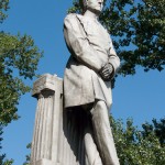 Moltke-Denkmal am Großen Stern im Großen Tiergarten in Berlin von Joseph Uphues von 1904, Gesamtansicht der Standfigur