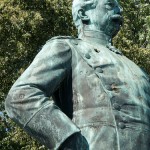 Roon-Denkmal am Großen Stern im Großen Tiergarten in Berlin von Harro Magnussen, Detailansicht der Standfigur