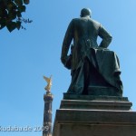 Roon-Denkmal am Großen Stern im Großen Tiergarten in Berlin von Harro Magnussen, Gesamtansicht der Standfigur