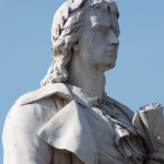 Schiller-Denkmal in Berlin-Mitte auf dem Gendarmenmarkt von Reinhold Begas, Detailansicht der Standfigur Schillers