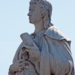 Schiller-Denkmal in Berlin-Mitte auf dem Gendarmenmarkt von Reinhold Begas, Detailansicht der Standfigur Schillers