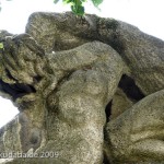Denkmal Rudolf Virchow auf dem Karlplatz in Berlin-Mitte von Fritz Klimsch, Detailansicht der Skulptur