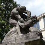 Denkmal Rudolf Virchow auf dem Karlplatz in Berlin-Mitte von Fritz Klimsch, Gesamtansicht der Skulptur