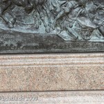Zieten-Denkmal in der Mohrenstraße in Berlin-Mitte, Detailansicht des Sockels
