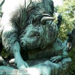 Denkmal "Altgermanische Wisentjagd" im Großen Tiergarten von Fritz Schaper, Detailansicht der Skulptur, Wisent