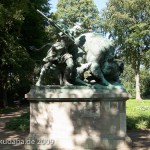 Denkmal "Altgermanische Wisentjagd" im Großen Tiergarten von Fritz Schaper, Gesamtansicht