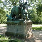 Denkmal "Altgermanische Wisentjagd" im Großen Tiergarten von Fritz Schaper, Gesamtansicht