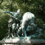 Denkmal "Altgermanische Wisentjagd" im Großen Tiergarten von Fritz Schaper, Gesamtansicht der Skulptur