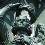 Kreuzberg-Denkmal in Berlin-Kreuzberg, Detailansicht des gusseisernen Denkmals