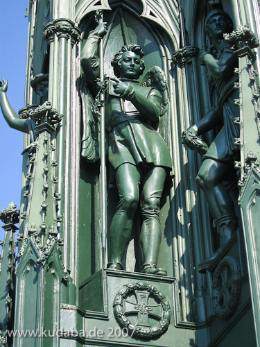 Kreuzberg-Denkmal in Berlin-Kreuzberg, Detailansicht des gusseisernen Denkmals