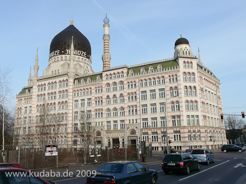 Das Gebäude der ehemaligen Zigarettenfabrik Yenidze in Dresden, von Martin Hammitzsch in einem orientalisierenden Stil 1908 - 1909 errichtet, Gesamtansicht