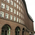 Chilehaus in Hamburg von Fritz Höger aus den Jahren 1922 - 1924 im Stil des Expressionismus, Ansicht der Außenfassade