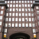 Chilehaus in Hamburg von Fritz Höger aus den Jahren 1922 - 1924 im Stil des Expressionismus, Ansicht der Außenfassade