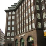 Chilehaus in Hamburg von Fritz Höger aus den Jahren 1922 - 1924 im Stil des Expressionismus, Ansicht der Außenfassade