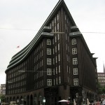 Chilehaus in Hamburg von Fritz Höger aus den Jahren 1922 - 1924 im Stil des Expressionismus, Gesamtansicht