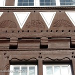 Haus Marktplatz 14 in Fritzlar, Detail der Fassade mit historistischem Fachwerk