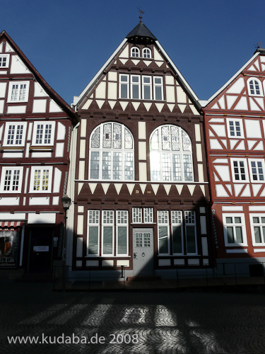 Haus Marktplatz 14 in Fritzlar, Gesamtansicht der Fassade