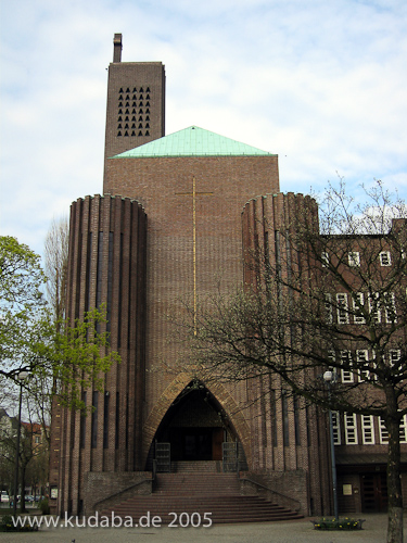 Kirche am Hohenzollernplatz in Berlin-Schöneberg von Fritz Höger, ein Bauwerk des Expressionismus von 1927-1933