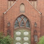 Katholische Kirche St. Antonius in Berlin-Treptow von Wilhelm Fahlbusch im neogotischen Stil erbaut, Seitenansicht