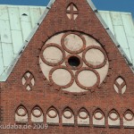 Katholische Kirche St. Antonius in Berlin-Treptow von Wilhelm Fahlbusch im neogotischen Stil erbaut, Detailansicht des Kirchturms