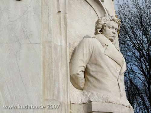 Musiker-Denkmal im Großen Tiergarten in Berlin-Tiergarten von Rudolf Siemering aus dem Jahr 1904, Detailansicht Beethoven