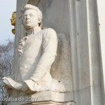 Musiker-Denkmal im Großen Tiergarten in Berlin-Tiergarten von Rudolf Siemering aus dem Jahr 1904, Detailansicht Mozart