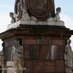 Obelisk auf dem Alten Markt von Georg Wenzeslaus von Knobelsdorff, Detailansicht der Südostseite