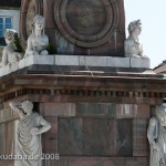 Obelisk auf dem Alten Markt von Georg Wenzeslaus von Knobelsdorff, Detailansicht der Nordostseite