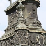 Reiterdenkmal König Johann von Sachsen in Dresden, Detailansicht des Sockels